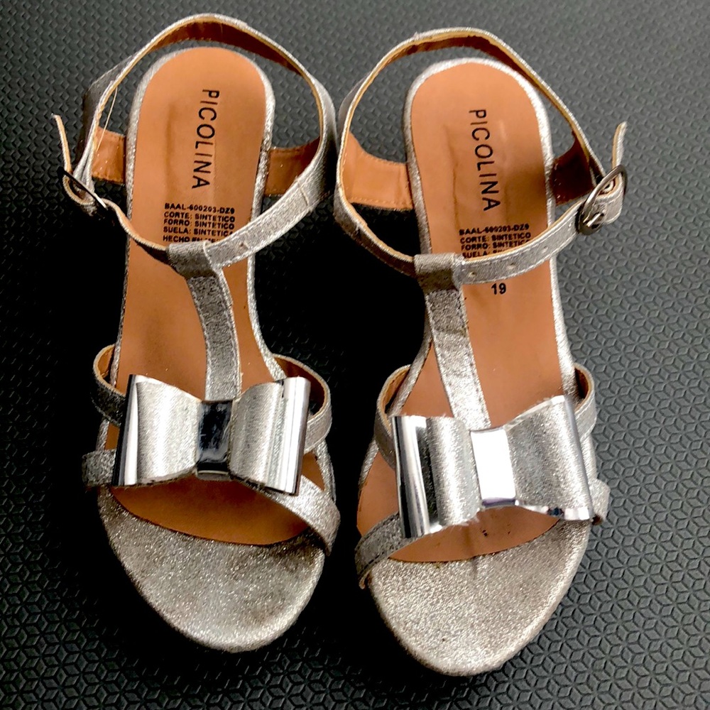 Little Girls dress up shoes size US 12 in silver